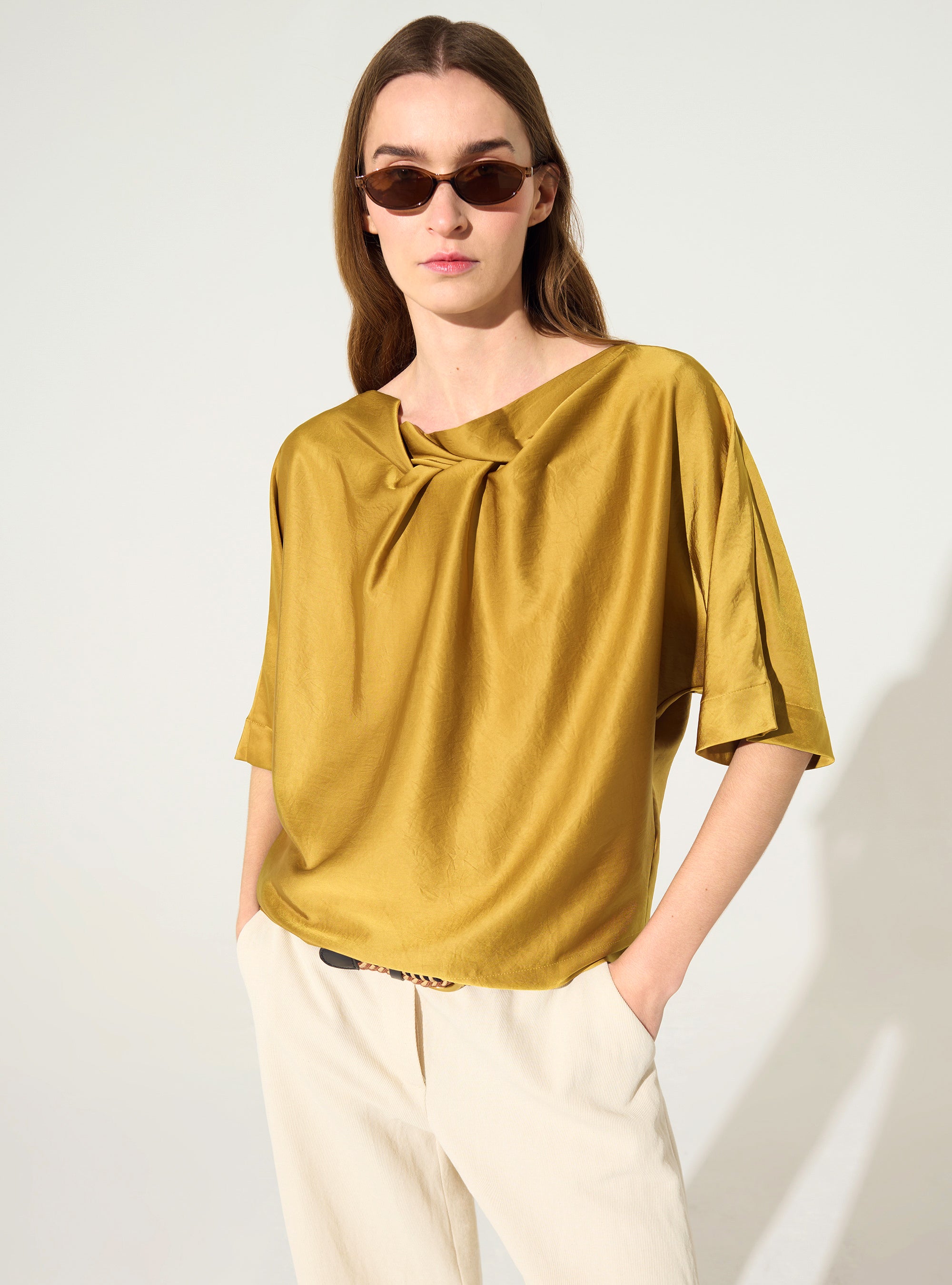 Blouse en satin ample jaune