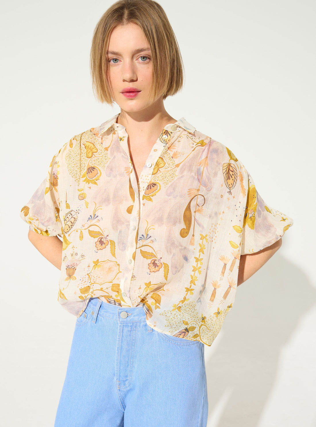 Oversized XXL pleated printed white blouse