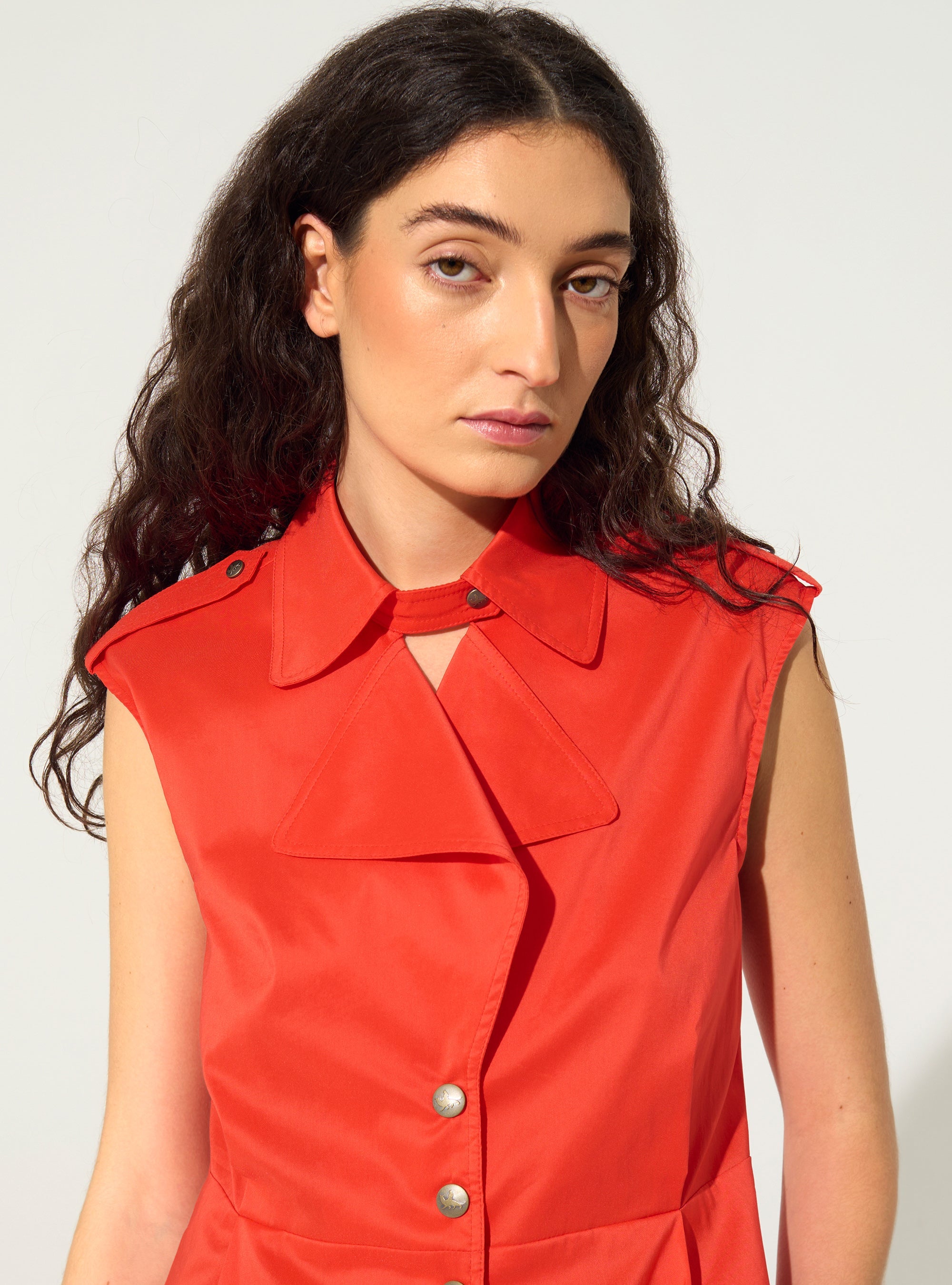 Red pleated fitted cotton shirt