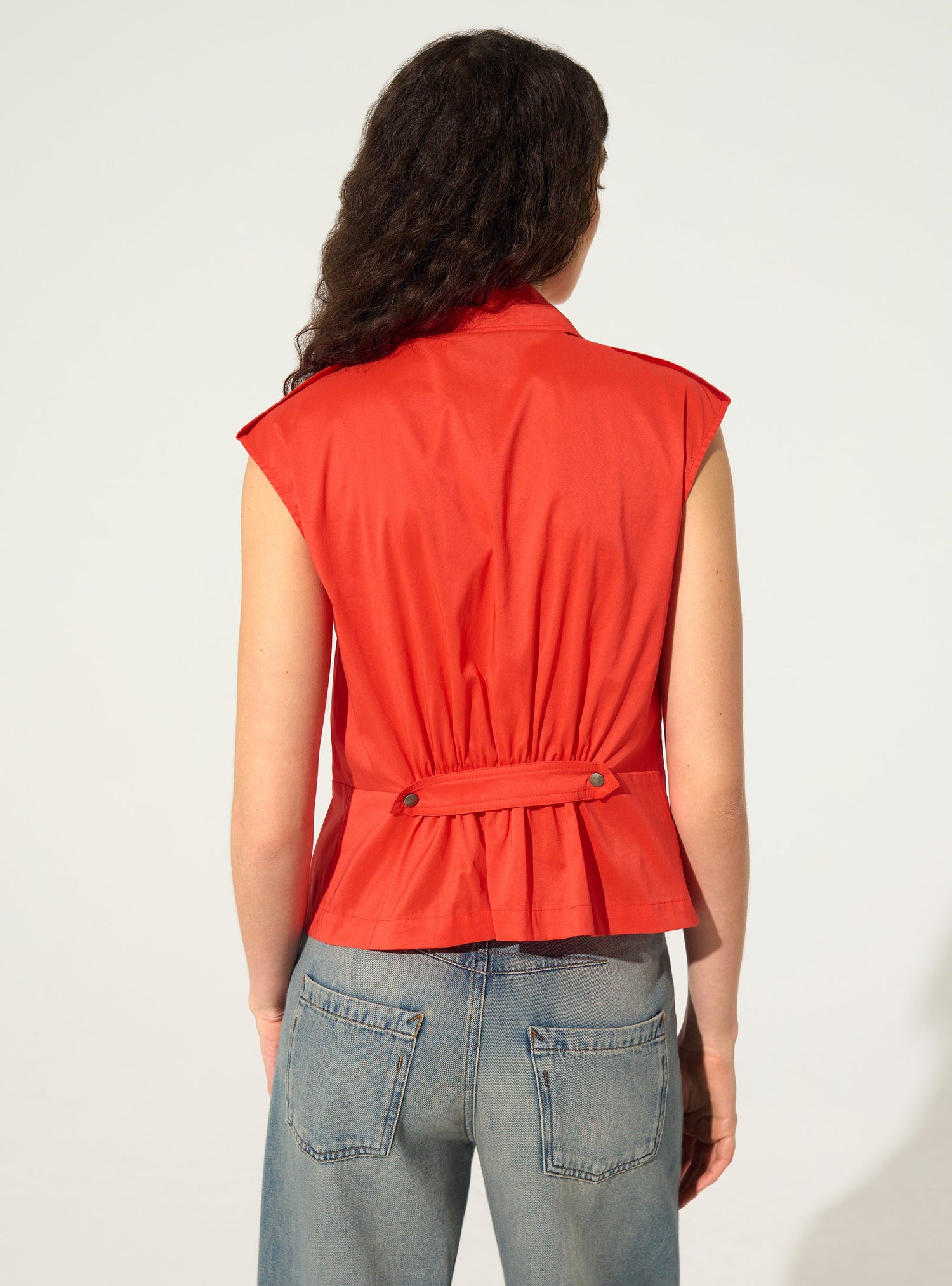 Red pleated fitted cotton shirt