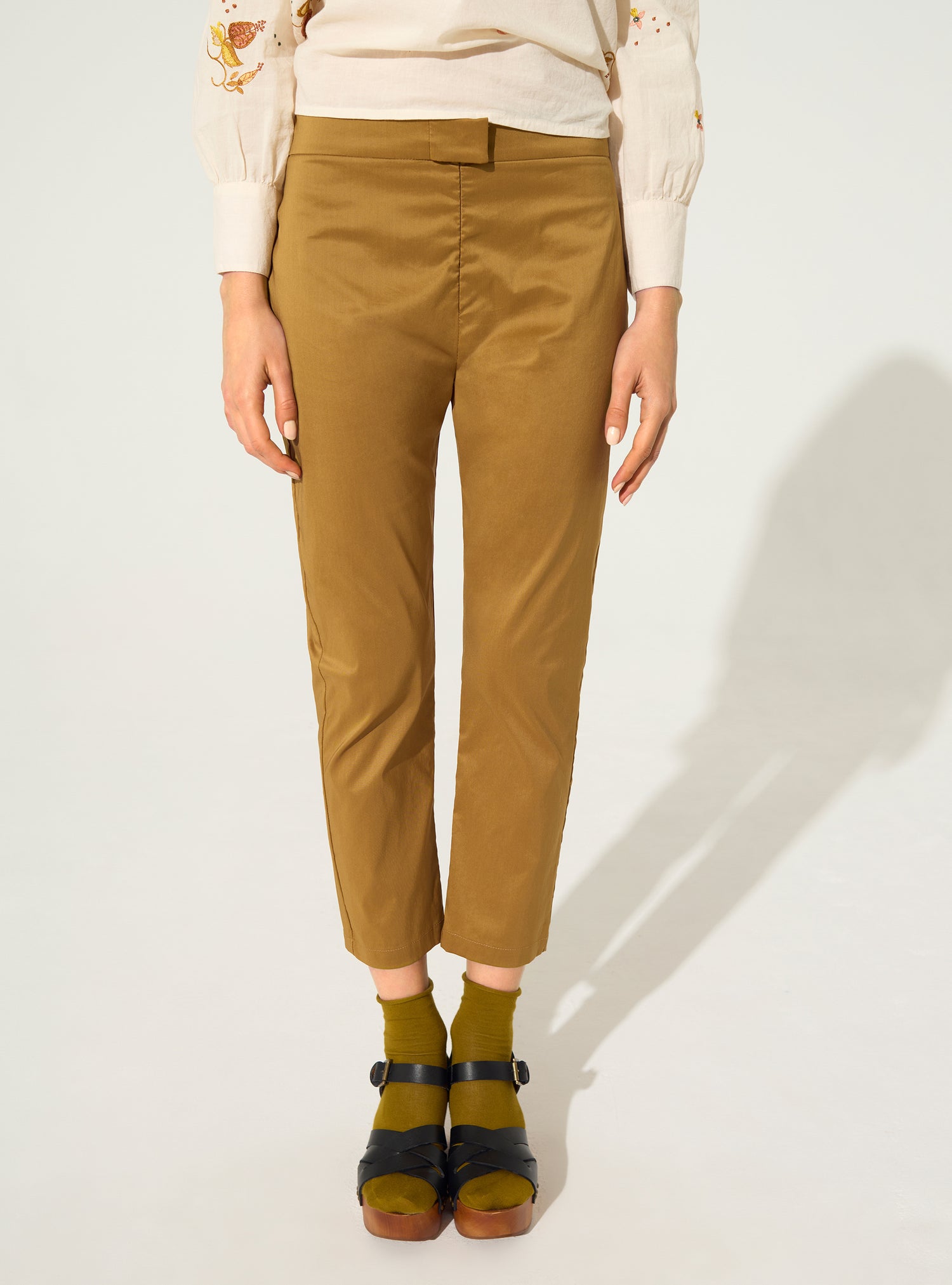 Brown cotton cropped trousers