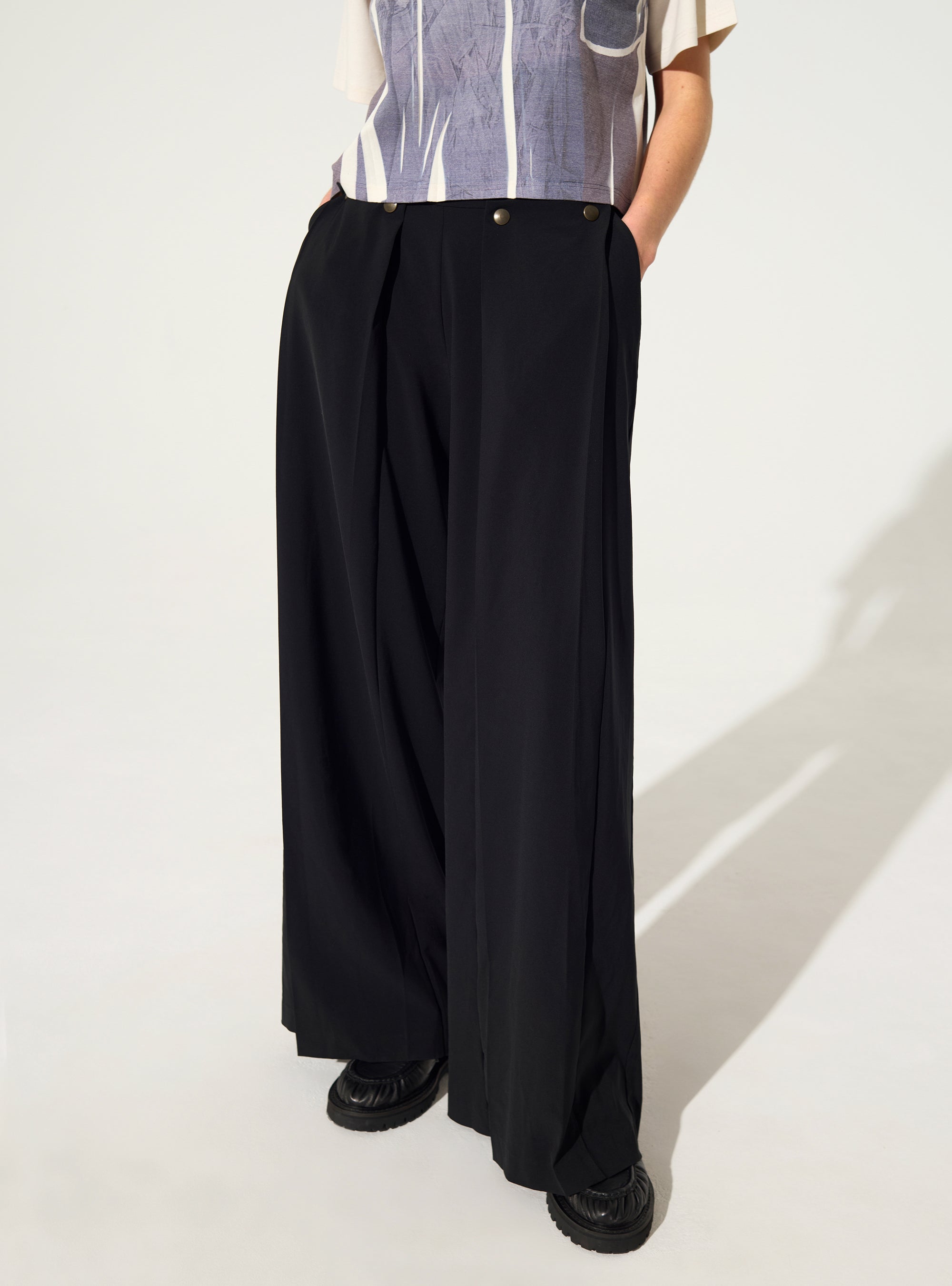 Wide-leg black trousers
