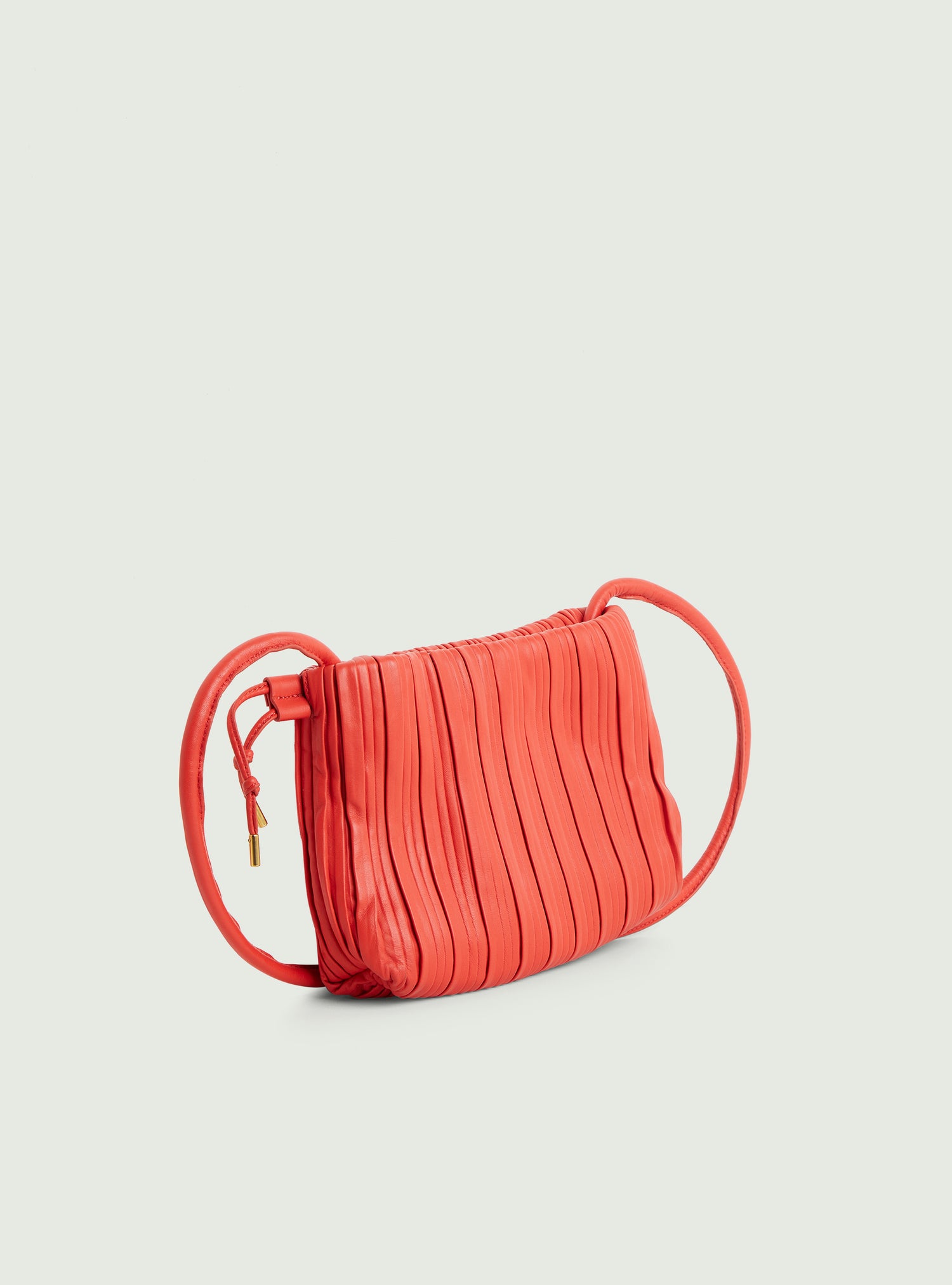 Sac plissé en cuir rouge