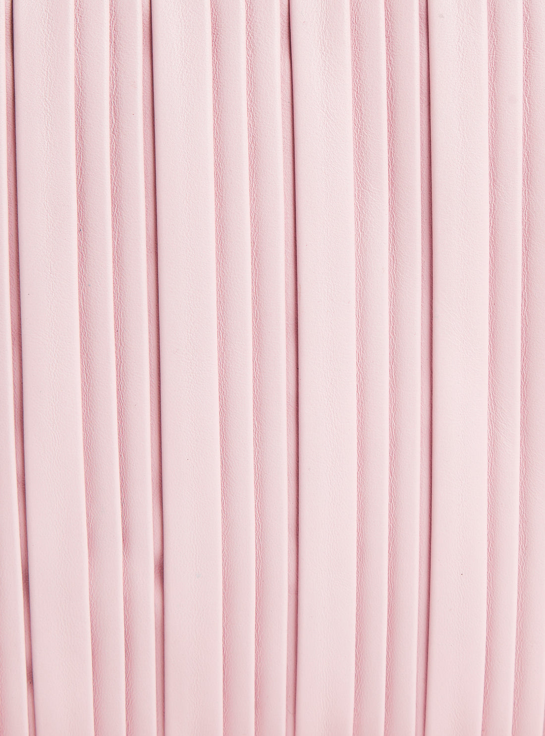 Pleated bag in lilac leather