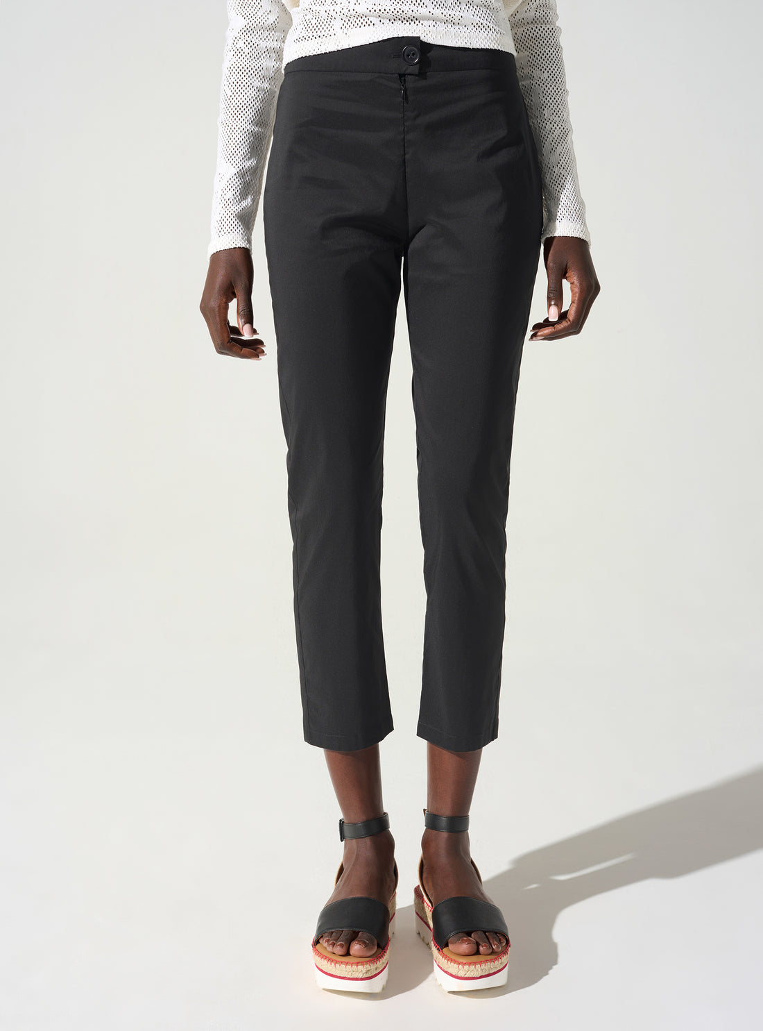 Black capri pants