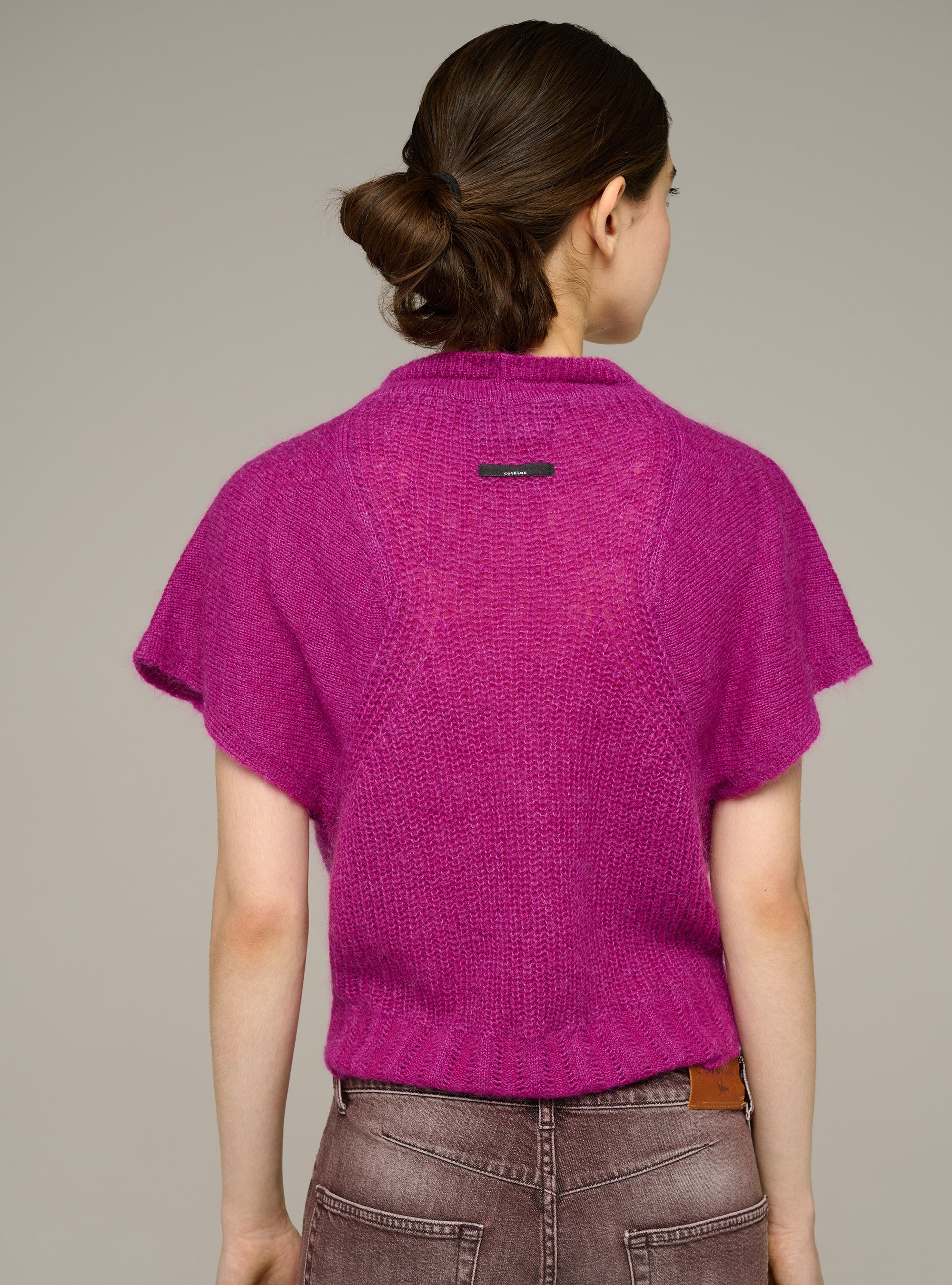 Pull ajusté col rond manches courtes