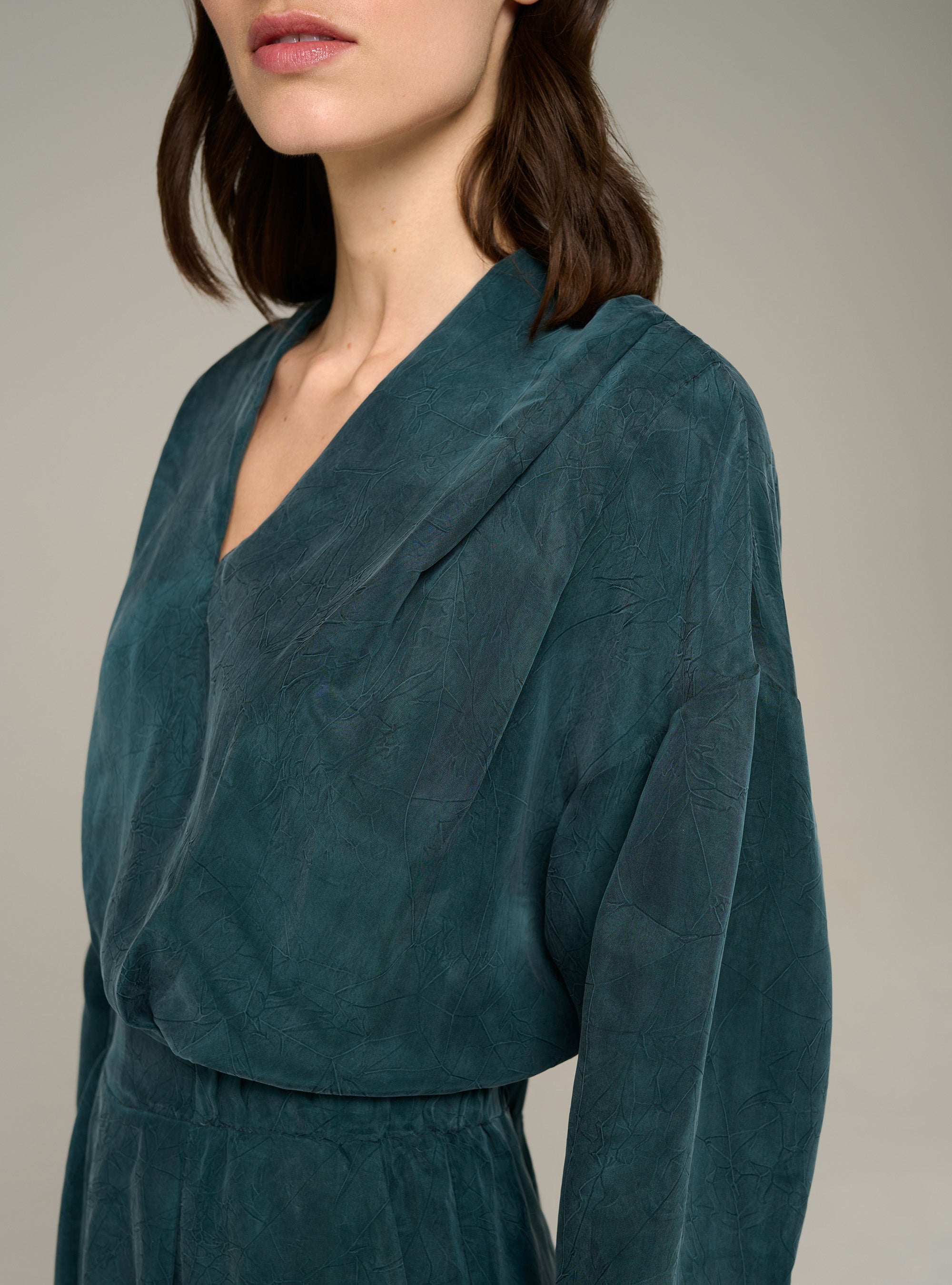 Cotélac robe col v longueur midi