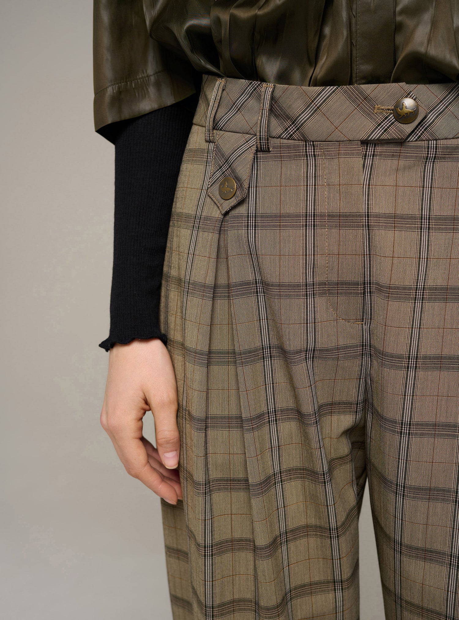 Pantalon carrotte à carreaux