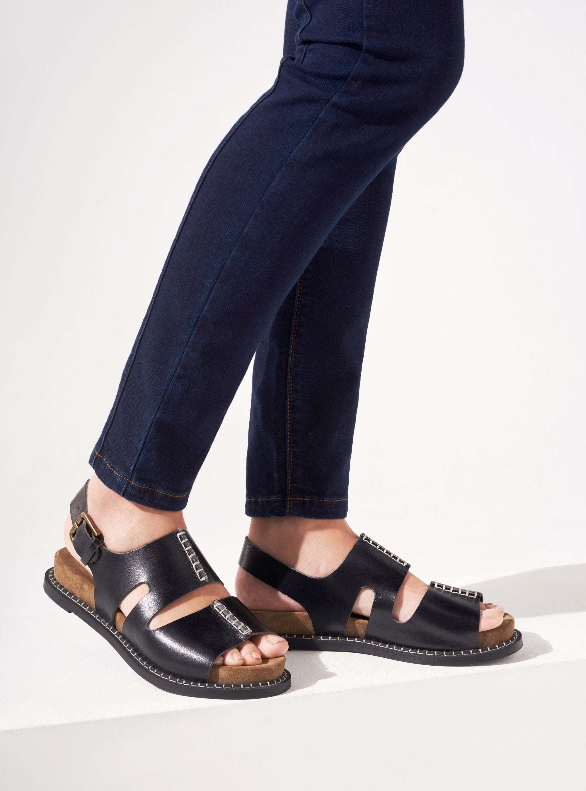 Sandales Plates En Cuir