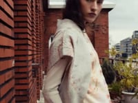 Pleated and printed long-sleeved fitted shirt